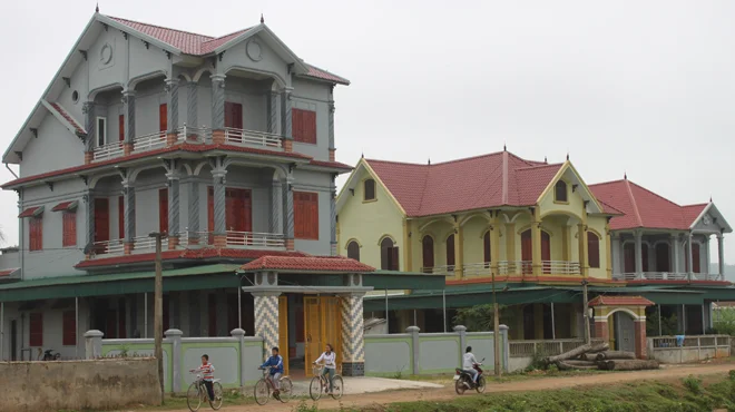 Nhà bạc tỷ nhờ xuất khẩu lao động chui ở xã Sơn Thành Nhà bạc tỷ nhờ xuất khẩu lao động chui ở xã Sơn Thành