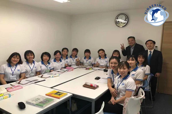 Độ tuổi xuất khẩu lao động Nhật Bản ngày may mặc